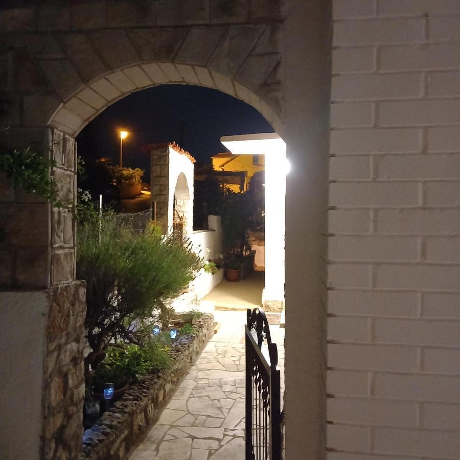 Villa Kuca Za Odmor Skalina - Sea View Splitska Esterno foto