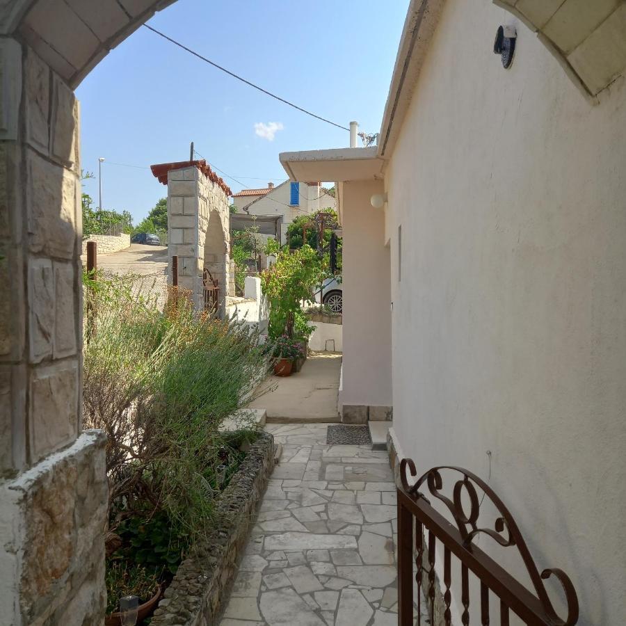 Villa Kuca Za Odmor Skalina - Sea View Splitska Esterno foto