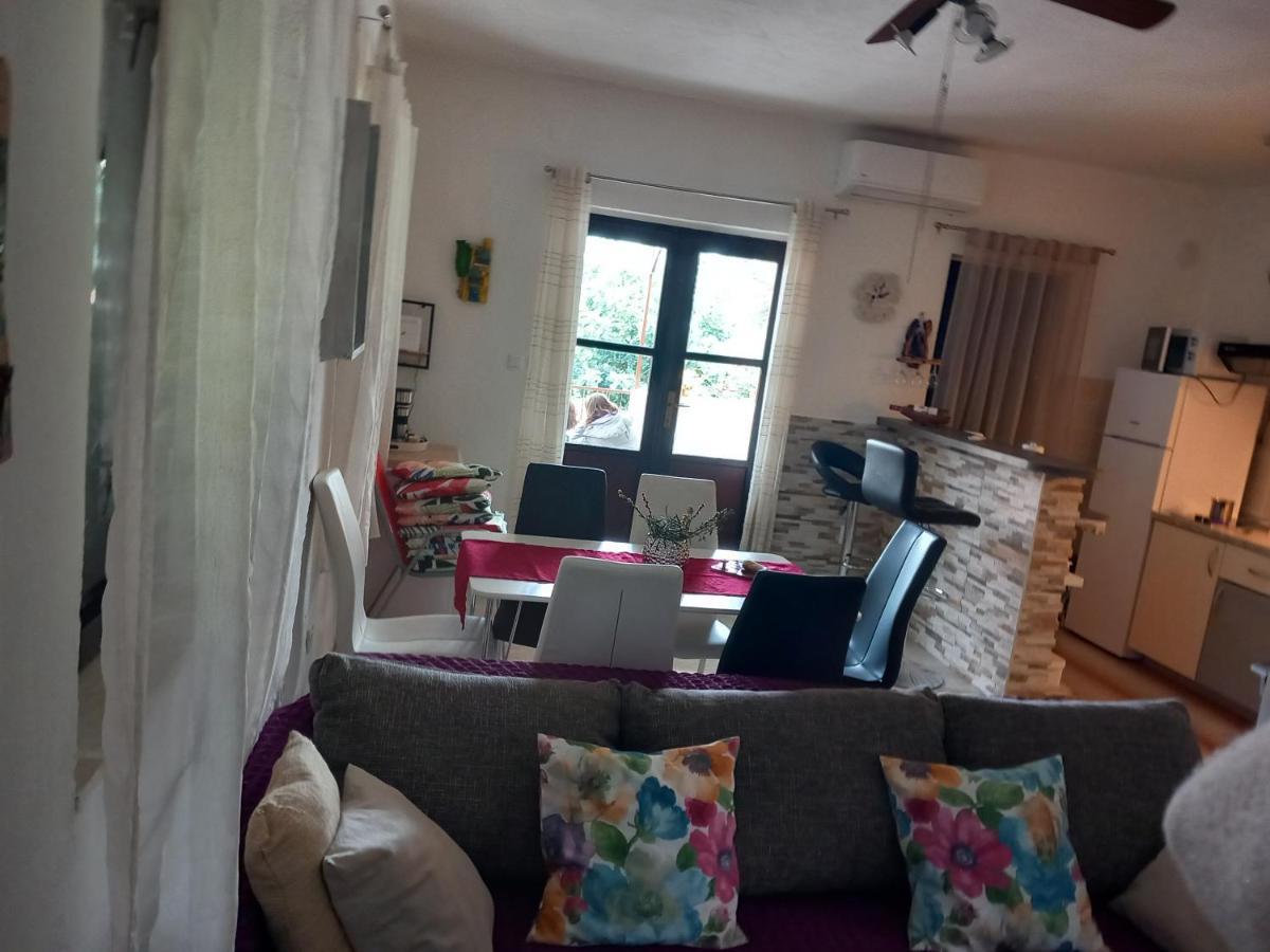 Villa Kuca Za Odmor Skalina - Sea View Splitska Esterno foto
